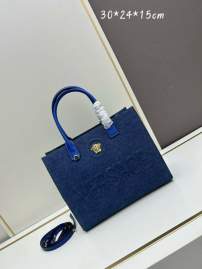 Picture of Versace Handbags _SKUfw227476997fw